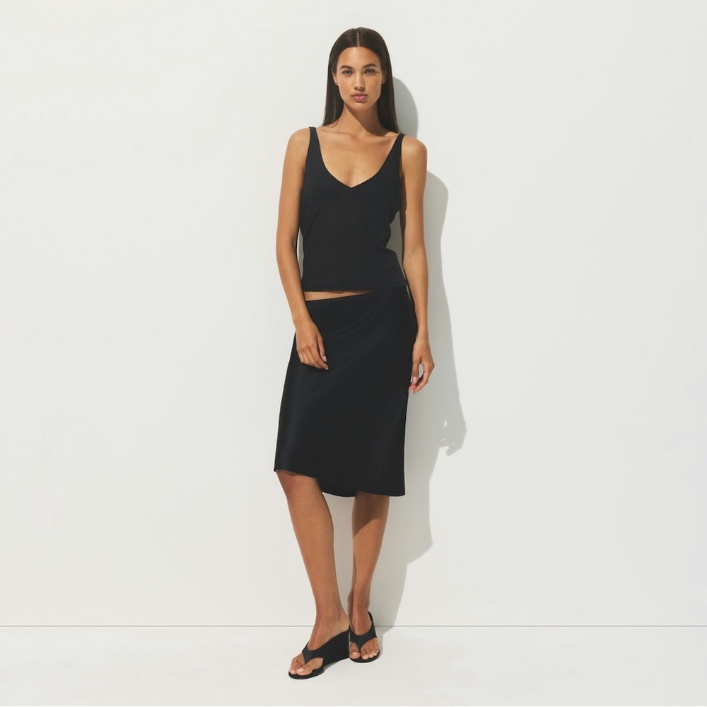 SKIMS THREADBARE SHEER RIB V NECK TANK TOP SOOT XS - Picture 4 of 6